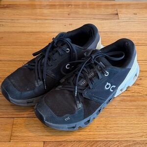 On Cloudflyer Sneaker